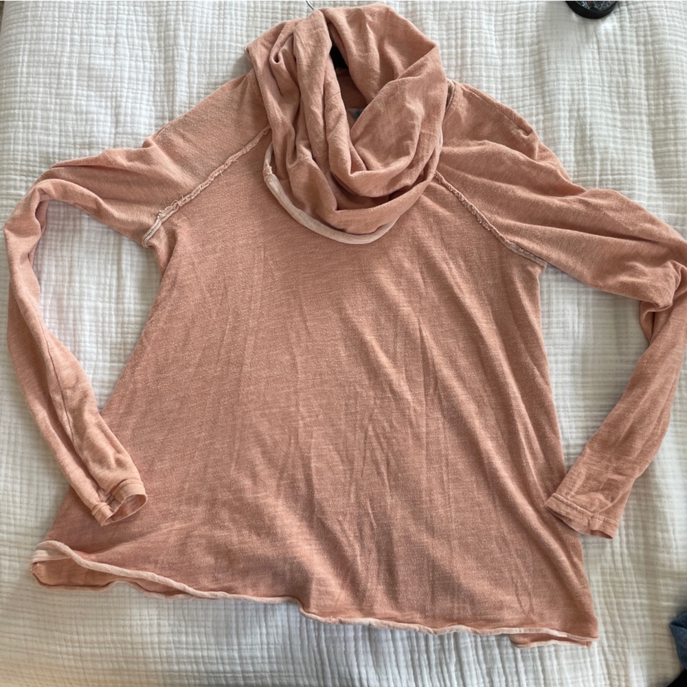 FP Beach -Free People- Cowel neck pull over in peach size M